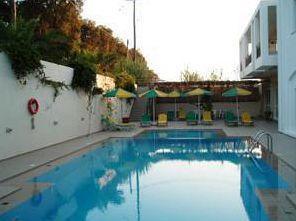 Aparthotel Matthias Adelianos Kampos