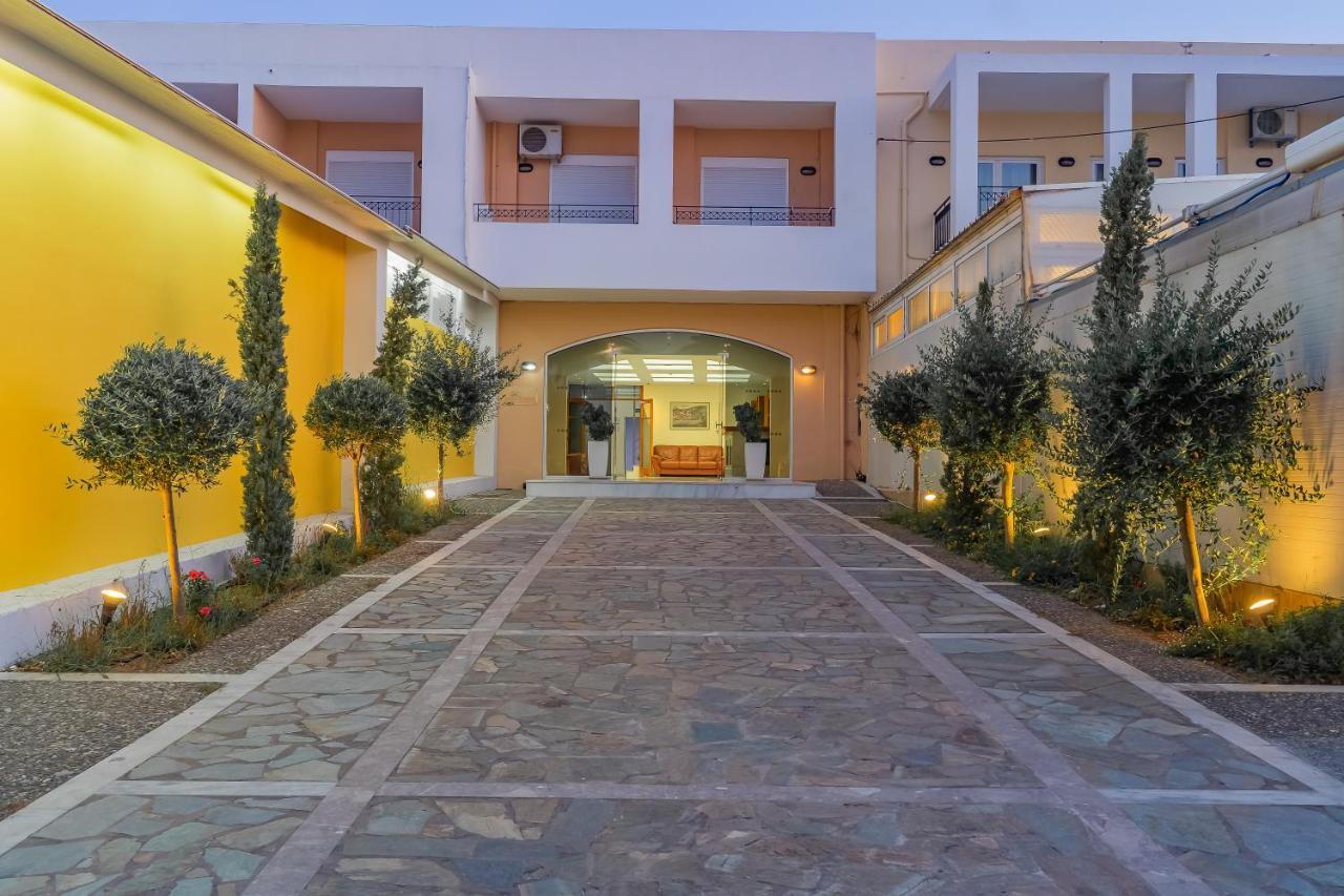 Appart hôtel Matthias Adelianos Kampos